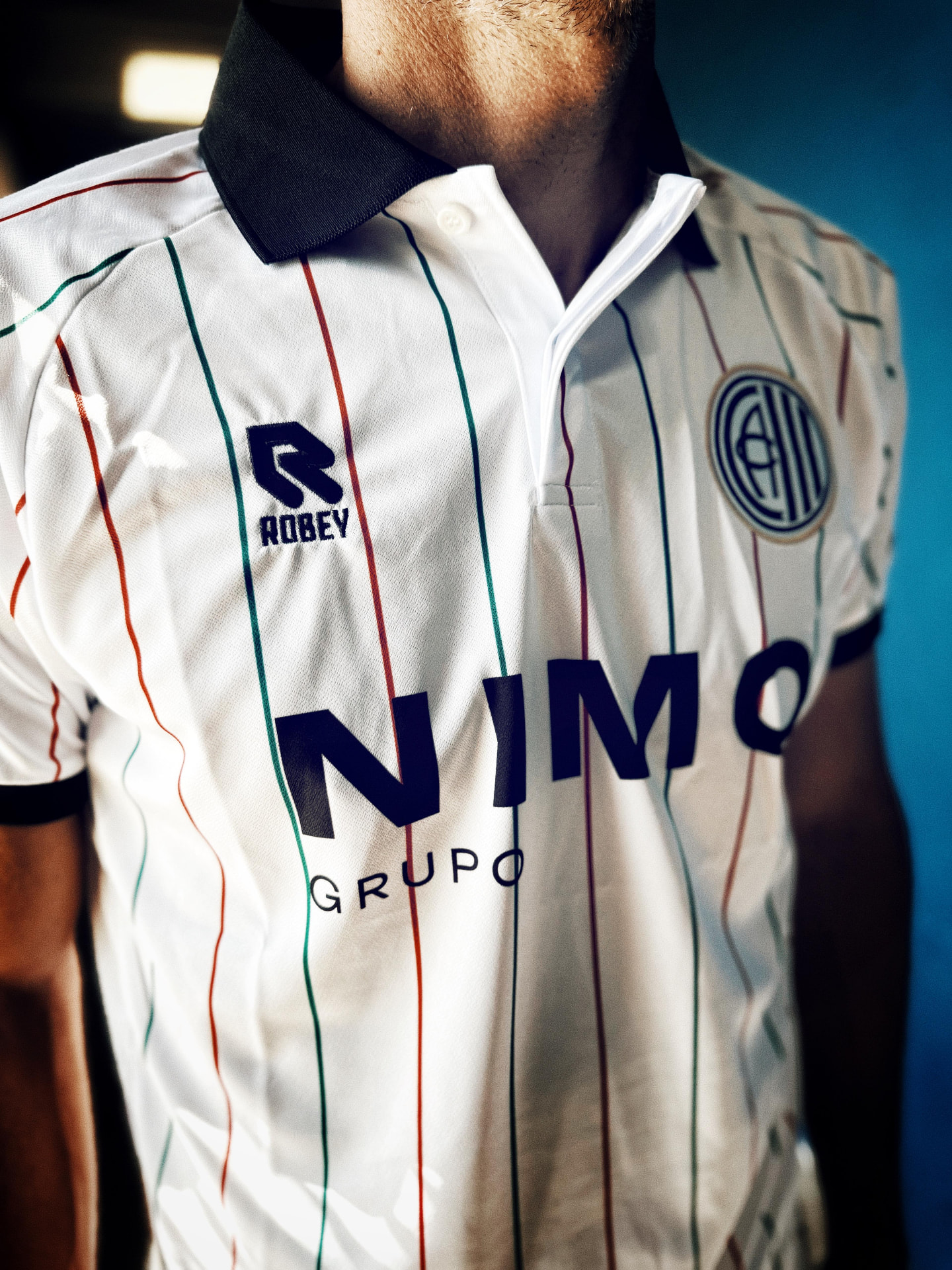 Detalle frontal de la segunda equipación del Atlético Central